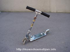 Ganzansicht des Scooter-Nachbau
