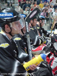 Die Spielerbank der deutschen Nationalmannschaft